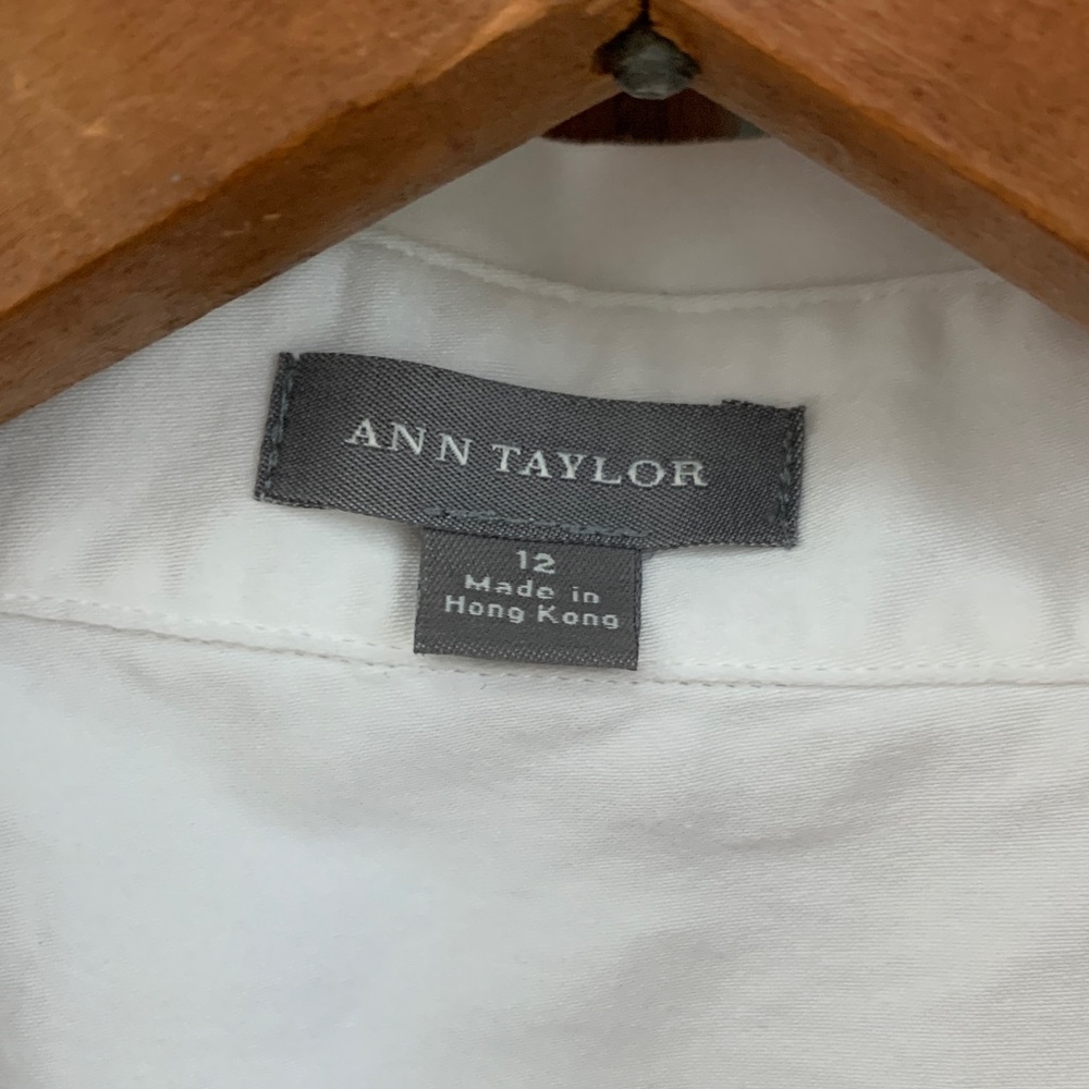 Ann Taylor White Short-Sleeve Button Front Blouse - Picture 2 of 4